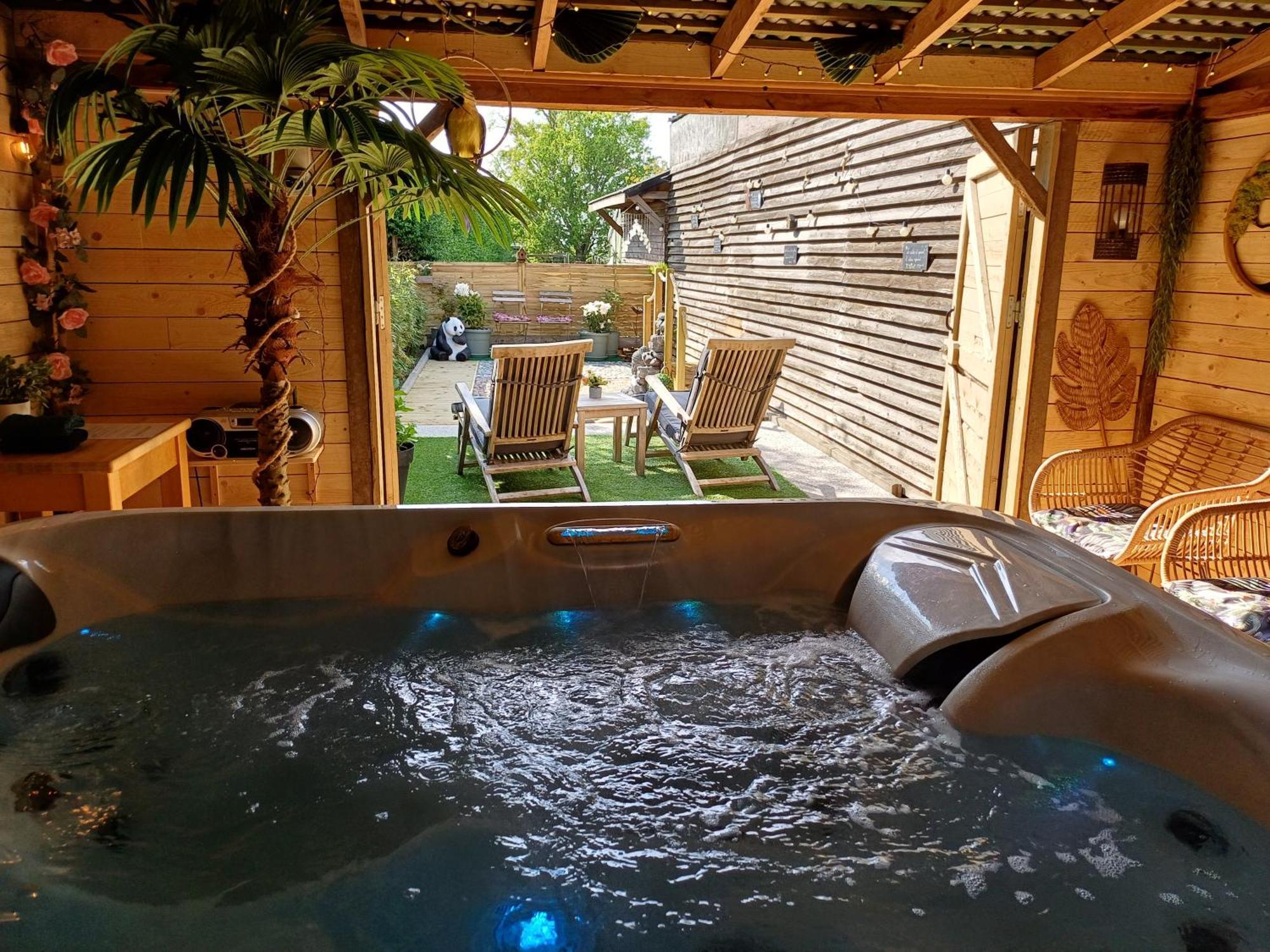 Entre Monts Et Collines B&B Et Spa En Option Eksteriør billede